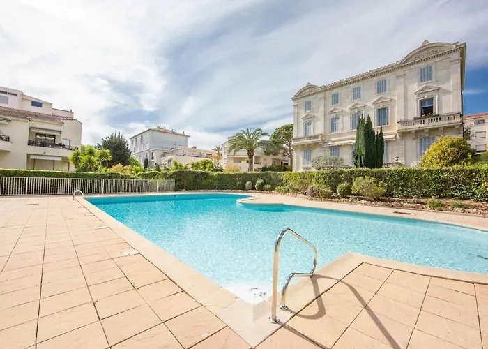 Paradise Center With Pool And Park Le Lys