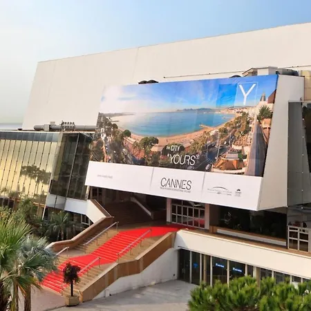 Paradise Center With Pool And Park Le Lys